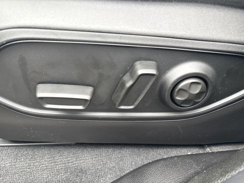 New 2025 Jeep Grand Cherokee L Limited w/ Black Appearance Package image 21