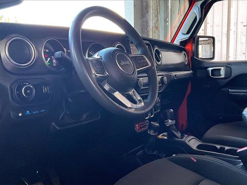 Used 2023 Jeep Wrangler Unlimited Rubicon 4xe image 4