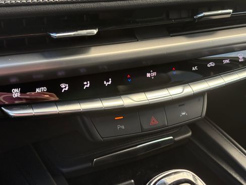 Used 2024 Cadillac XT4 Premium Luxury image 22