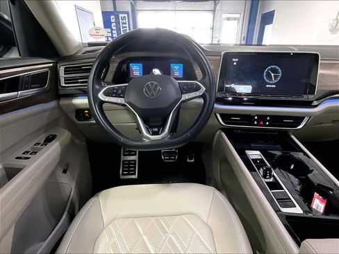 Used 2024 Volkswagen Atlas SEL Premium R-Line AWD/4WD image 18