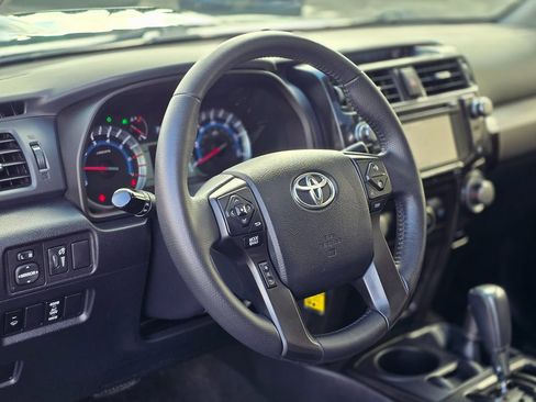 Used 2014 Toyota 4Runner Trail Premium image 15