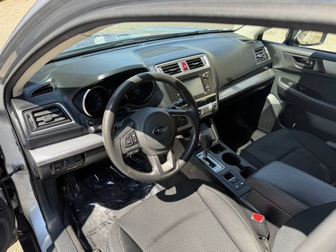 Used 2017 Subaru Outback 2.5i AWD/4WD image 32