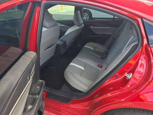 Used 2025 Toyota Camry SE w/ Convenience Package FWD image 13