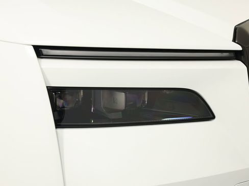 New 2025 Rolls-Royce Spectre Black Badge image 28