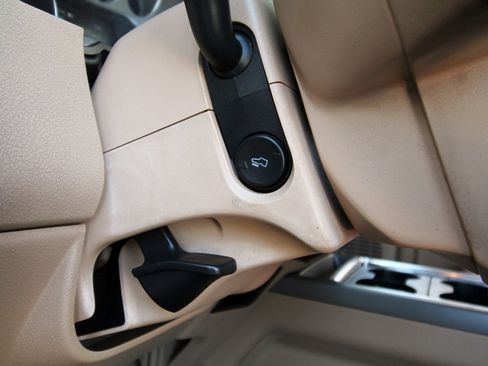 Used 2011 Ford F250 King Ranch w/ King Ranch w/Chrome Pkg image 27