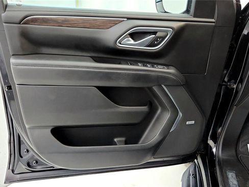 Used 2022 Chevrolet Tahoe LT w/ Luxury Package image 35