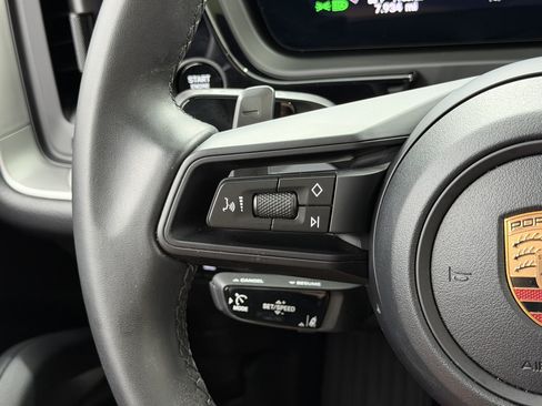 Certified 2026 Porsche Cayenne AWD/4WD image 44