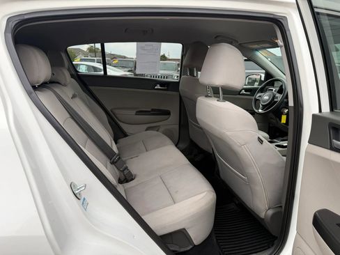 Used 2017 Kia Sportage LX AWD/4WD image 14