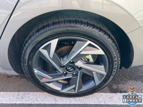 Used 2024 Hyundai Elantra Limited FWD image 15