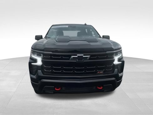 Used 2025 Chevrolet Silverado 1500 LT Trail Boss AWD/4WD image 3