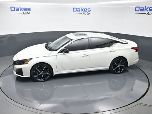 Used 2024 Nissan Altima 2.5 SR w/ SR Premium Package image 48