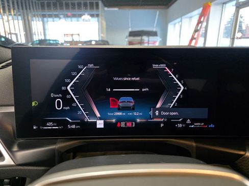 Used 2025 BMW 330i xDrive Sedan image 8