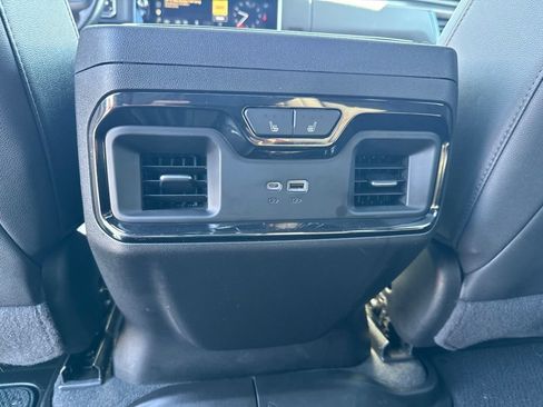 Used 2022 GMC Sierra 1500 AT4 w/ AT4 Premium Package AWD/4WD image 17