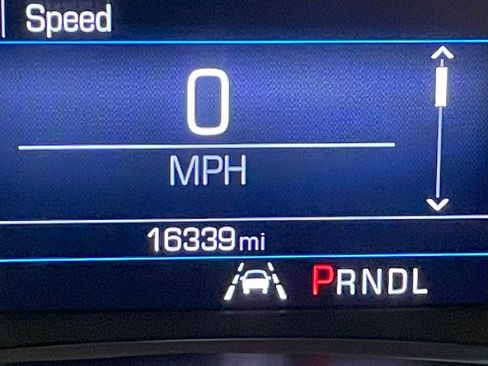 Used 2020 Chevrolet Equinox LT w/ LPO, Blackout Package image 6