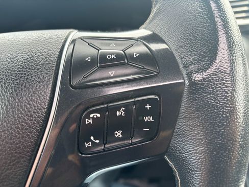 Used 2018 Ford Explorer Platinum image 16