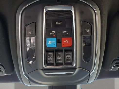 Used 2024 Jeep Wagoneer L Series III w/ Premium Group I AWD/4WD image 25