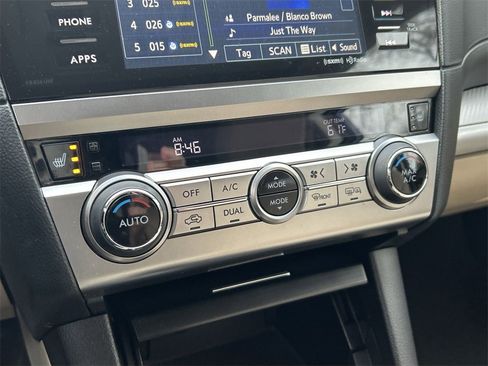 Used 2017 Subaru Outback 2.5i Premium image 21