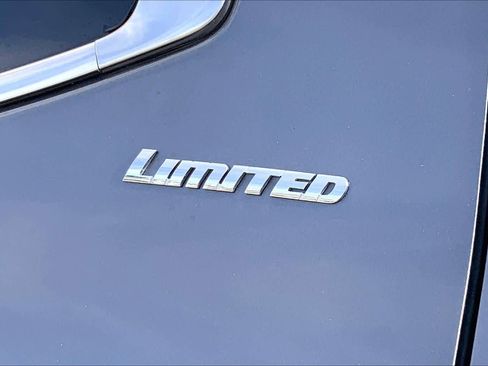 Used 2024 Toyota Tundra Limited image 9