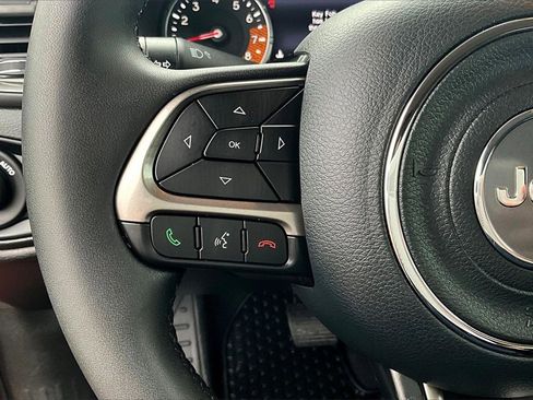 Used 2022 Jeep Renegade Latitude image 18