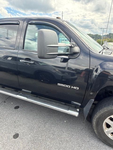 Used 2013 Chevrolet Silverado 3500 LTZ w/ LTZ Plus Package AWD/4WD image 3