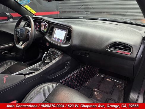 Used 2018 Dodge Challenger SRT Hellcat RWD image 10