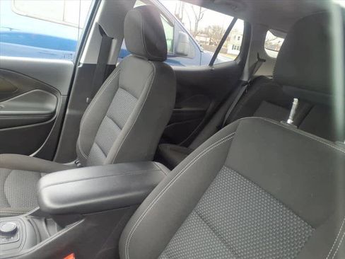 Used 2024 GMC Terrain SLE image 4