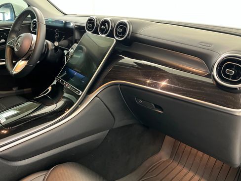 Used 2024 Mercedes-Benz GLC 300 4MATIC image 25