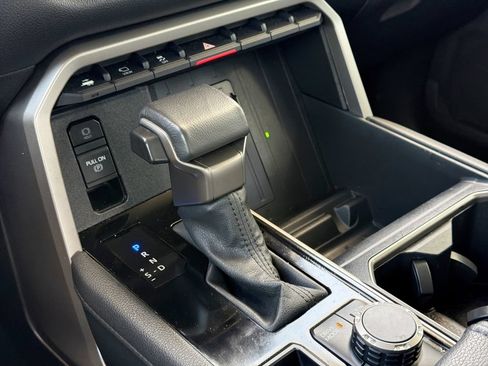 Used 2024 Toyota Tundra Limited AWD/4WD image 20