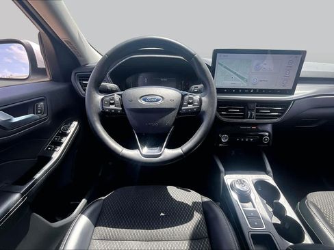 Used 2023 Ford Escape SE FWD image 6