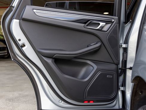 Certified 2026 Porsche Macan AWD/4WD image 49