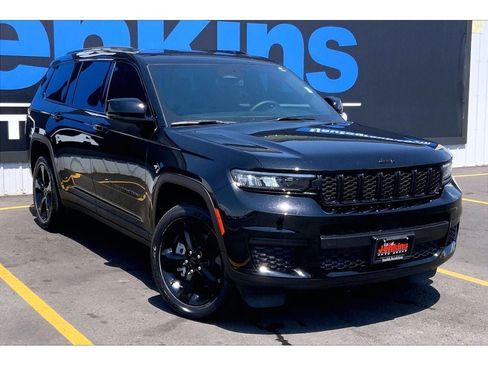 Used 2024 Jeep Grand Cherokee L Altitude AWD/4WD image 2