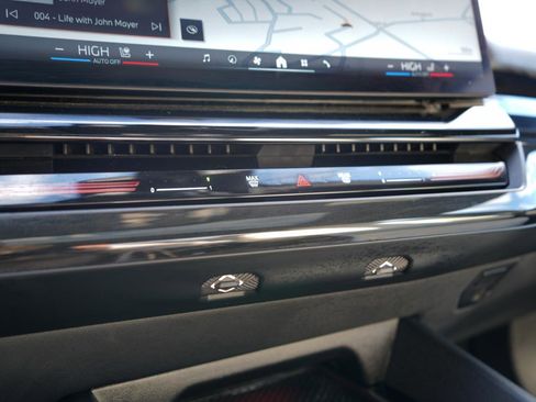 Used 2024 BMW 530i xDrive w/ Convenience Package image 37