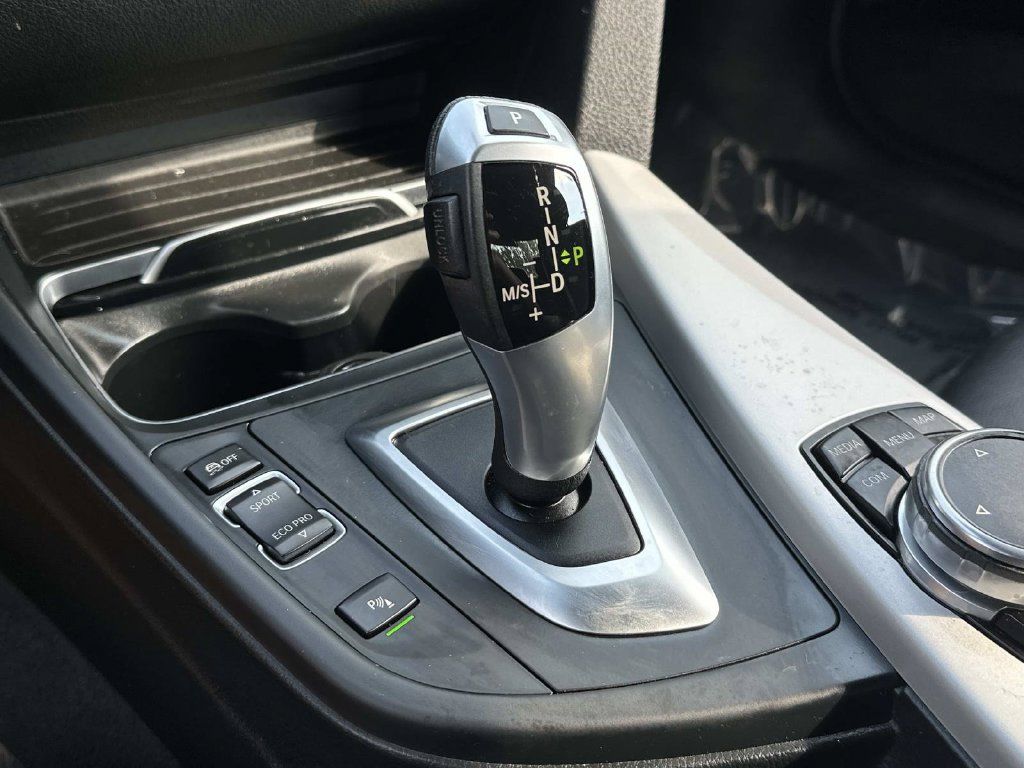 Used 2017 BMW 320i Sedan RWD image 40