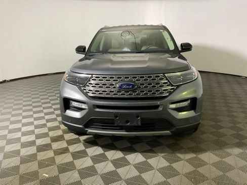 Used 2021 Ford Explorer Limited w/ Equipment Group 301A RWD image 2