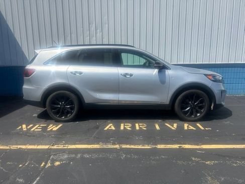 Used 2019 Kia Sorento S AWD/4WD image 2