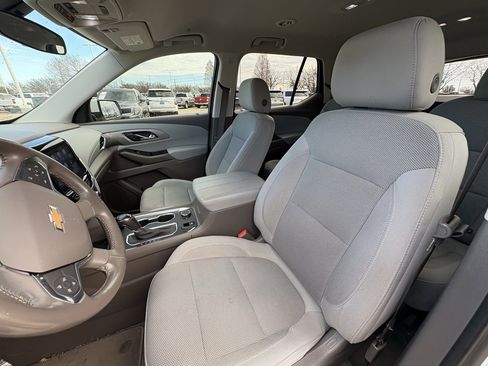 Used 2020 Chevrolet Traverse LT image 6
