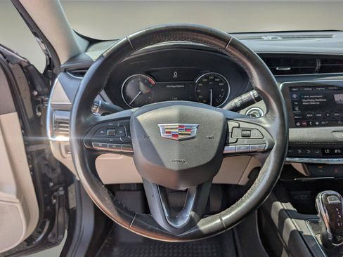 Used 2023 Cadillac XT4 Premium Luxury AWD/4WD image 16