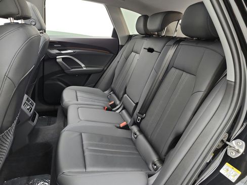 Used 2025 Audi Q5 Premium Plus w/ Premium Plus AWD/4WD image 15