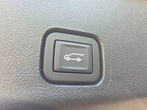 New 2026 Chevrolet Traverse LT w/ Sun and Wheel Package AWD/4WD image 8