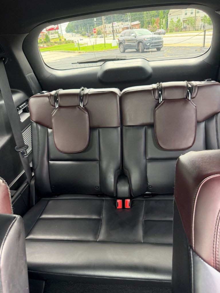 Used 2020 Ford Explorer Platinum w/ Premium Technology Package AWD/4WD image 27