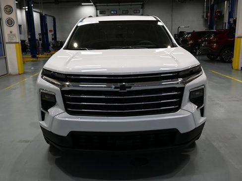 New 2026 Chevrolet Traverse LT w/ Driver Confidence Package image 2
