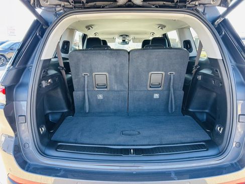 Used 2023 Jeep Grand Cherokee L Limited w/ Black Appearance Package image 31