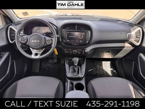 Used 2025 Kia Soul LX w/ LX Technology Package FWD image 2