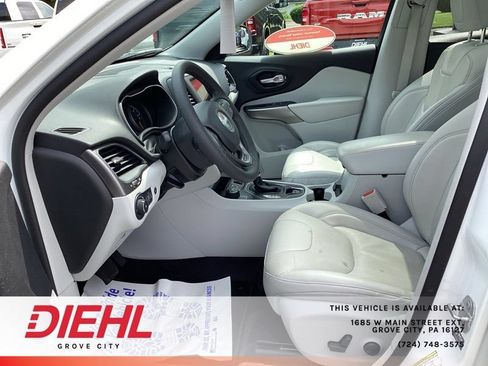 Used 2022 Jeep Cherokee Latitude Lux w/ Sun & Sound Group AWD/4WD image 28