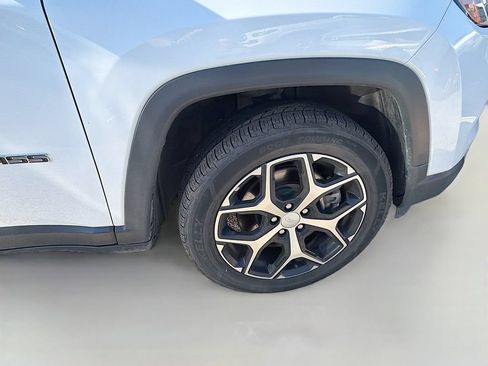 Used 2024 Jeep Compass Limited AWD/4WD image 9