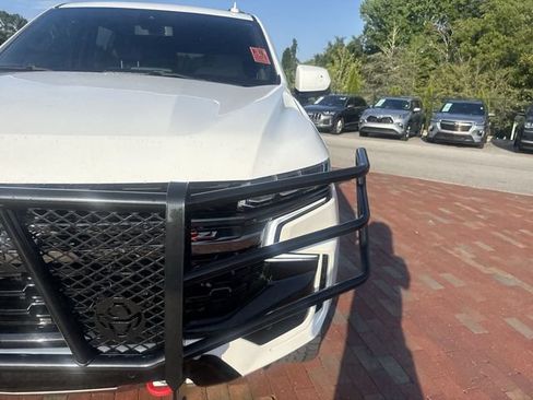 Used 2021 Chevrolet Tahoe Z71 w/ Luxury Package AWD/4WD image 22