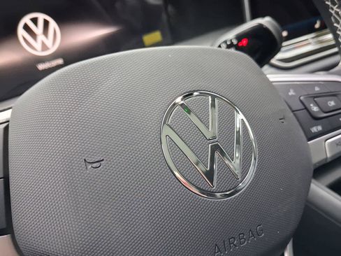 New 2026 Volkswagen Tiguan SE R-Line AWD/4WD image 22