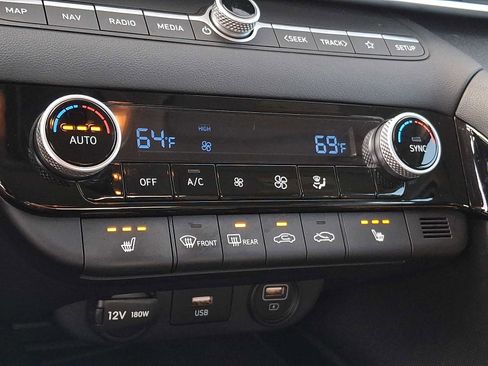 Used 2023 Hyundai Elantra SEL w/ Convenience Package FWD image 13