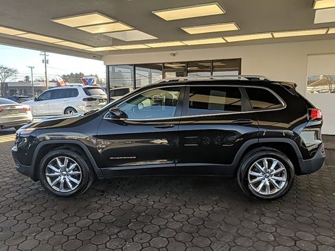 Used 2016 Jeep Cherokee Limited image 10