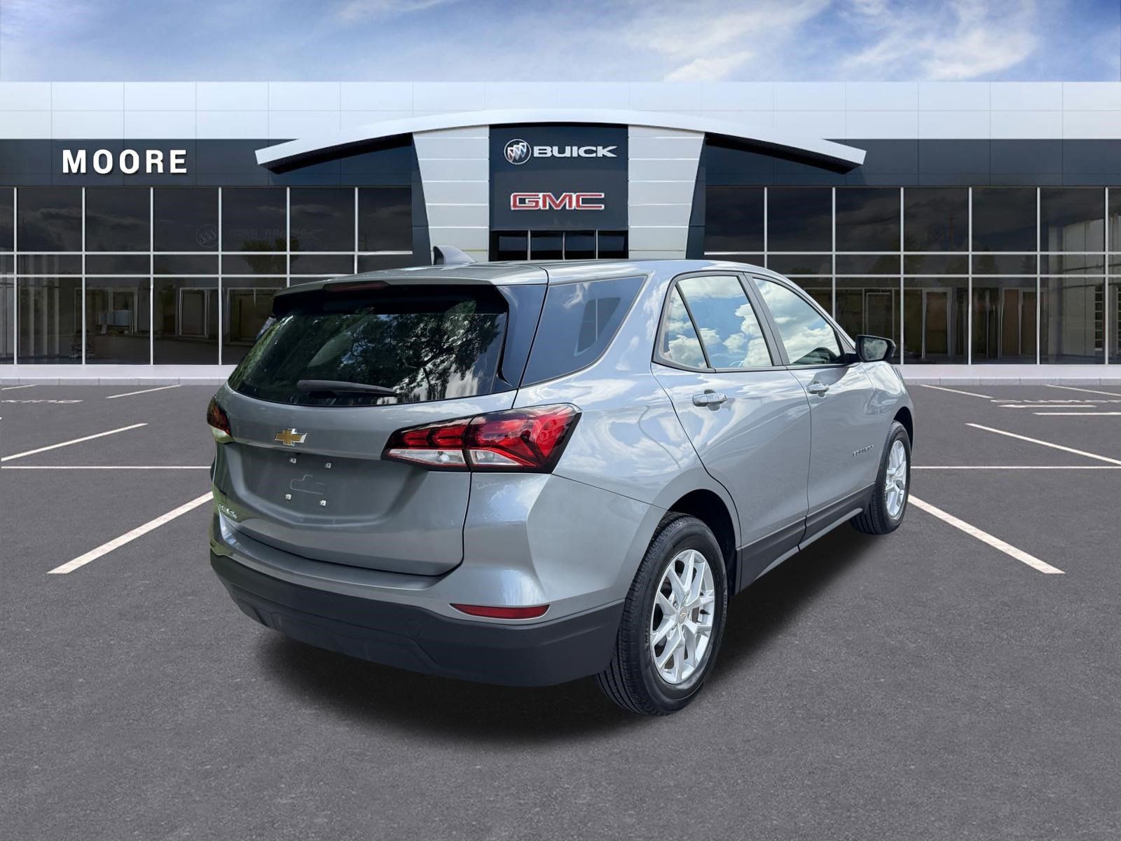 Used 2024 Chevrolet Equinox LS FWD image 3